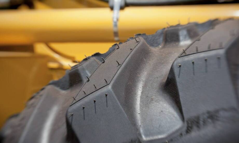 Pełne opony – klucz do bezpiecznej pracy wózków widłowych