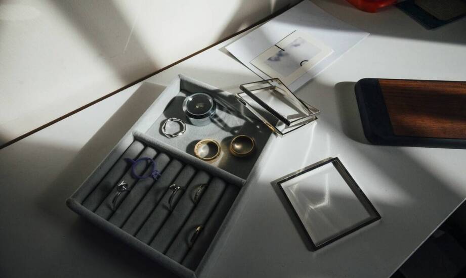 Sztuka tworzenia emocjonalnych prezentów – jak wybrać odpowiednie dedykacje?