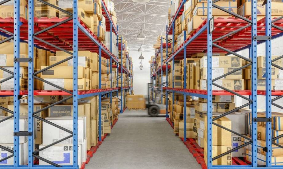 Kluczowe aspekty montażu regałów w sektorze e-commerce.