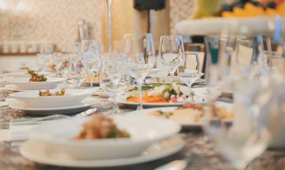 Wegetariańskie i bezglutenowe menu na chrzciny - co warto uwzględnić?