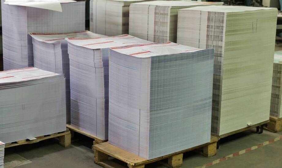 Jak wybrać odpowiedni papier do drukarki z oferty hurtowni we Wrocławiu?