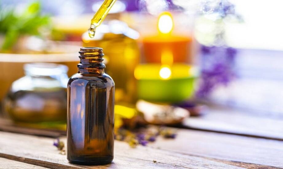 Surowce kosmetyczne: Wybór odpowiednich składników do unikalnych perfum