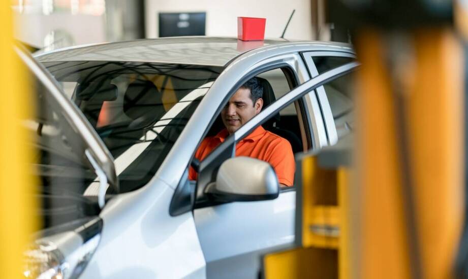 Jakie zawodowe grupy muszą przechodzić regularne badania psychotechniczne?