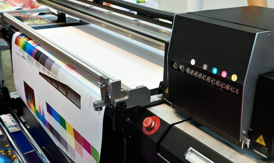 Korzyści płynące z zastosowania laserowych drukarek przemysłowych w recyklingu opakowań