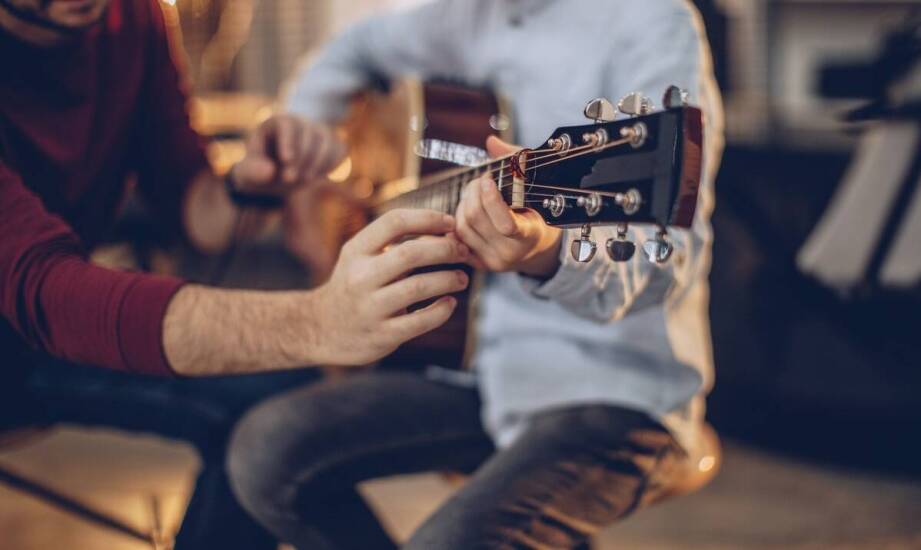 Bilateralna terapia z muzyką jako wsparcie dla pacjentów po urazach mózgu