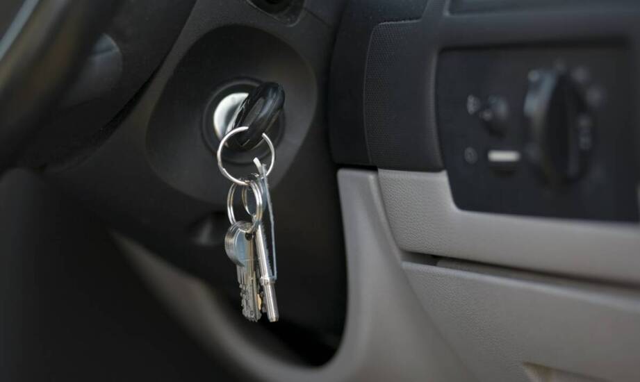 Jakie są zalety montażu immobilizera w starszych pojazdach?