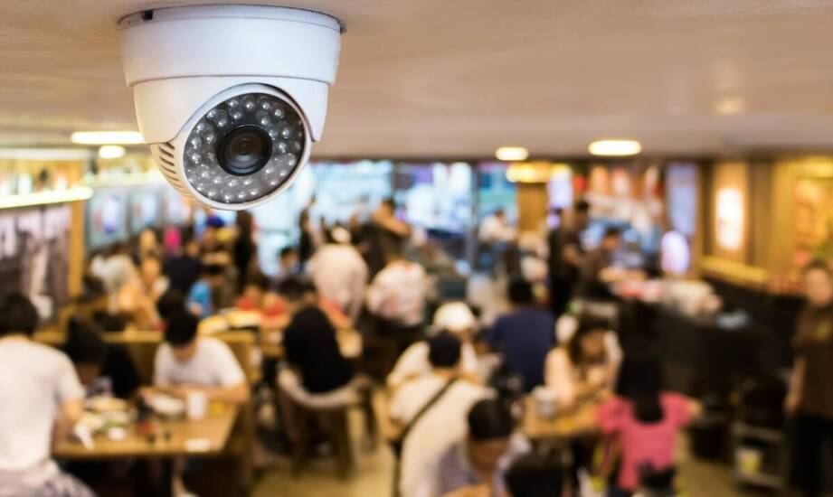 Zastosowanie zaawansowanych systemów monitoringu w centrach handlowych.