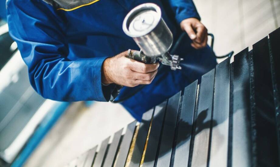 Odlewnia cynku a znaczenie malowania na mokro dla finalnego produktu