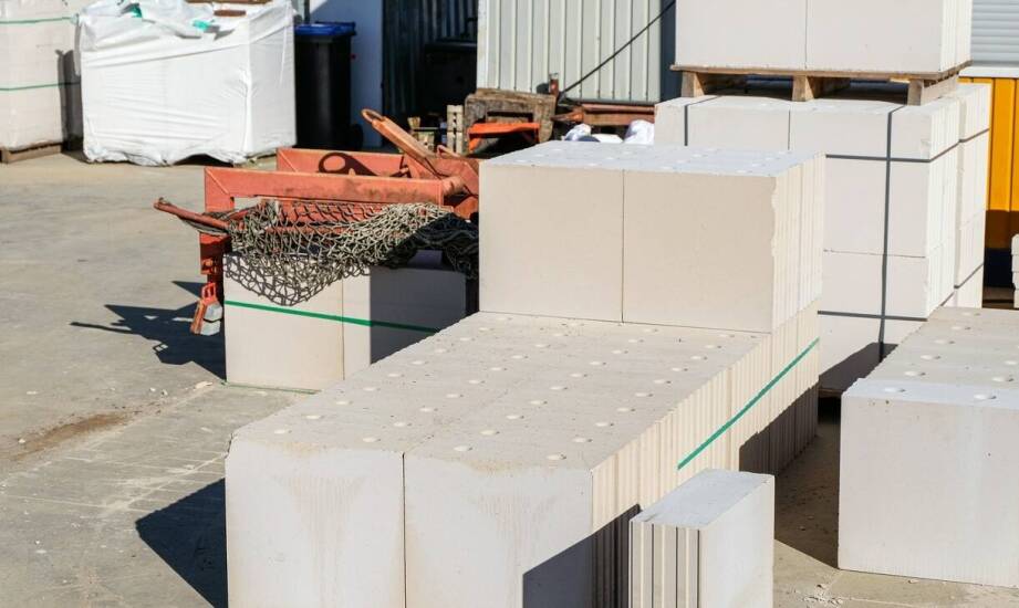 Jakie technologie nowoczesne są stosowane w produkcji materiałów budowlanych?