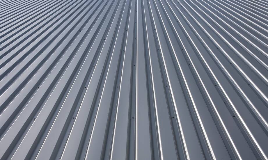 Zabezpieczenia dachowe a rola trapezowej blachy