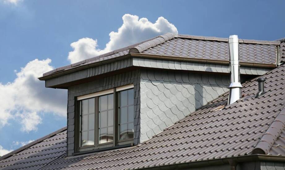 Koszty związane z wymianą dachowych opierzeń – co wziąć pod uwagę?