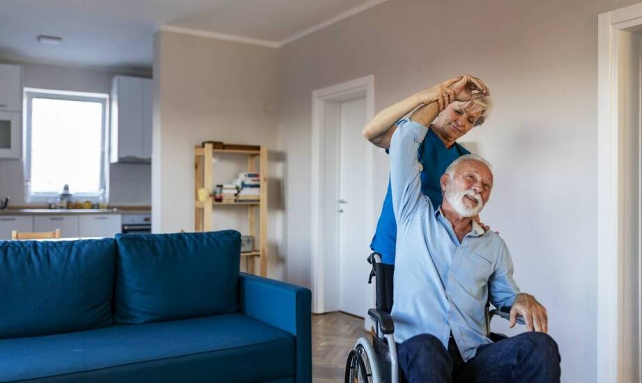 Domowa rehabilitacja a wsparcie dla osób z geriatrycznymi chorobami: co oferujemy?