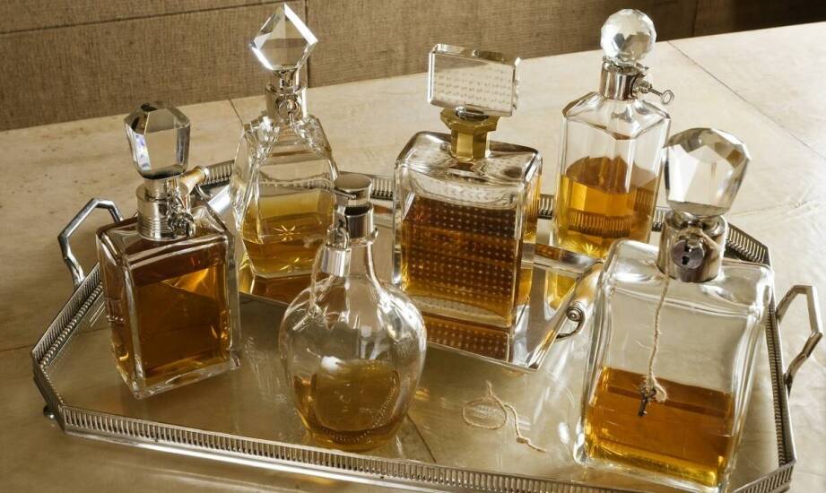 Jak wybrać męskie perfumy na zimę, które podkreślą elegancję?