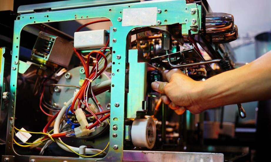 Jak często należy wymieniać części w ekspresach do kawy, aby uniknąć awarii?