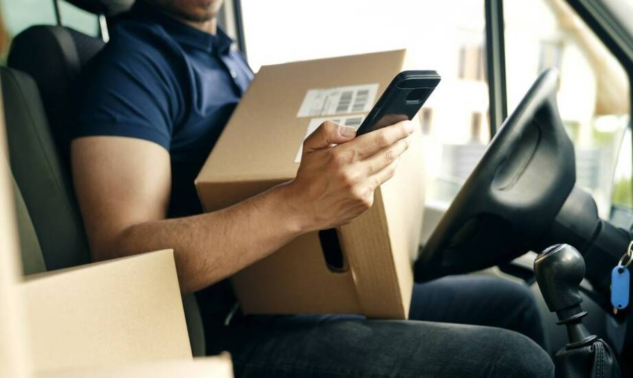 W jaki sposób śledzenie przesyłek w czasie rzeczywistym zwiększa komfort użytkowania?