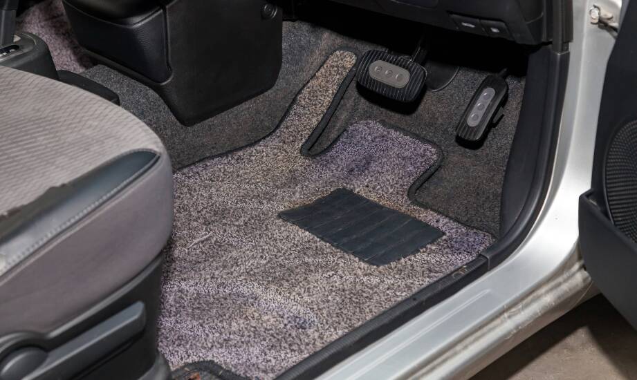 Lederfußmatten für Lkw – Eleganz und Funktionalität in der Fahrerkabine