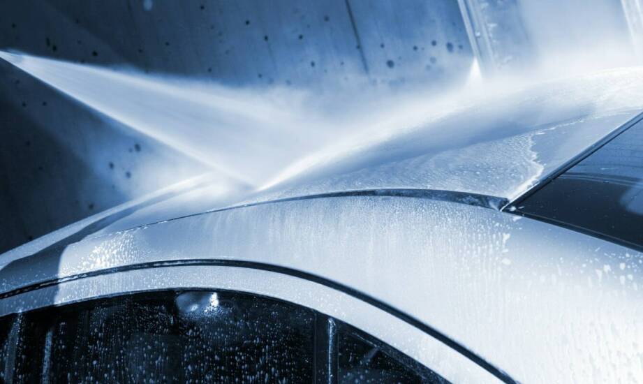 Przegląd zalet kabinowych myjek warsztatowych w kontekście przemysłowym