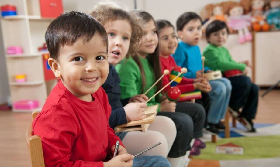 Jak muzykoterapia wpływa na emocjonalny rozwój dzieci?
