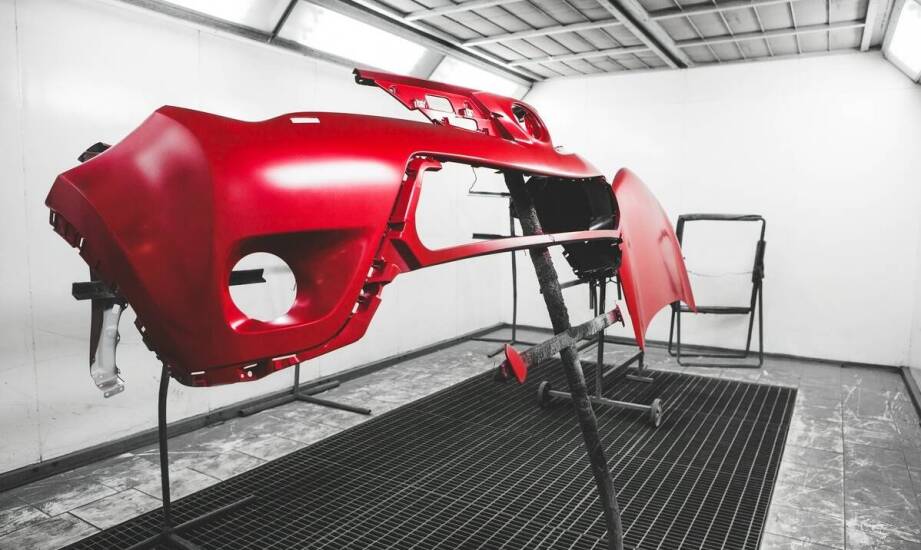 Jakie czynniki wpływają na wybór odpowiedniego samochodowego lakiernika?