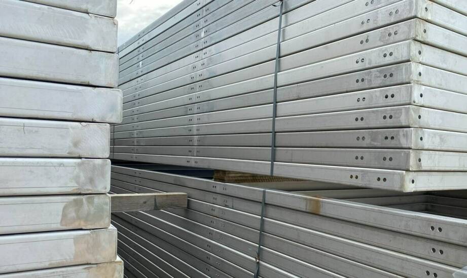 Kluczowe cechy cięto-tłoczonych szczebli w budownictwie energetycznym