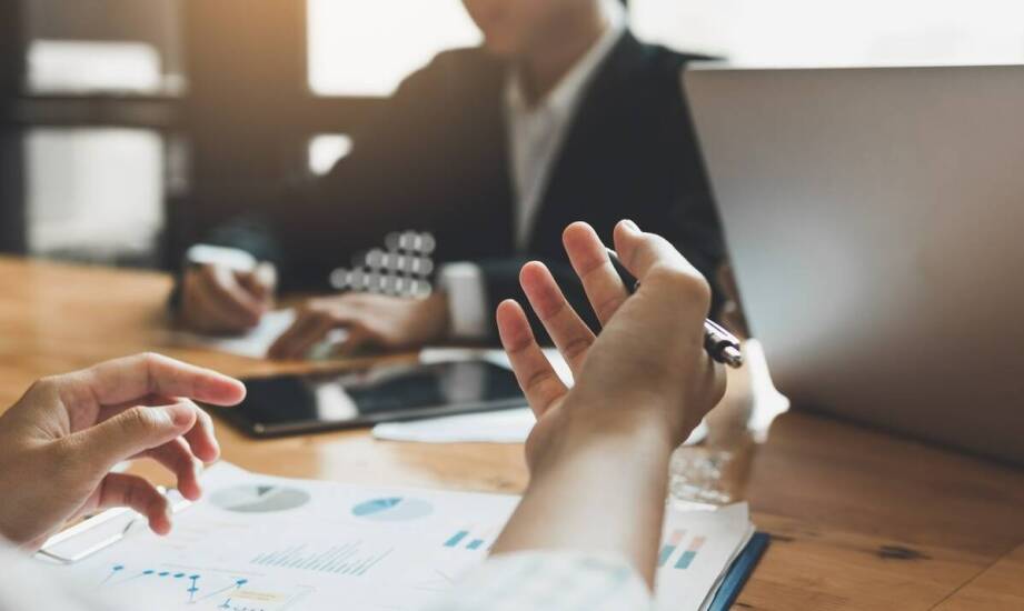 Konsultacje dotyczące podatkowych ulg – jak doradca może pomóc firmom?