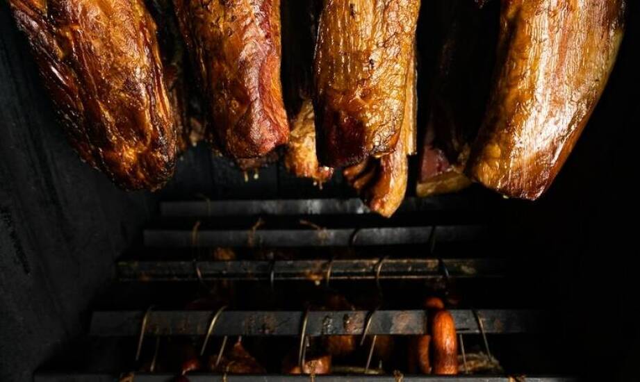 Wędzenie metodą wolnej i niskiej temperatury - korzyści zdrowotne i smakowe