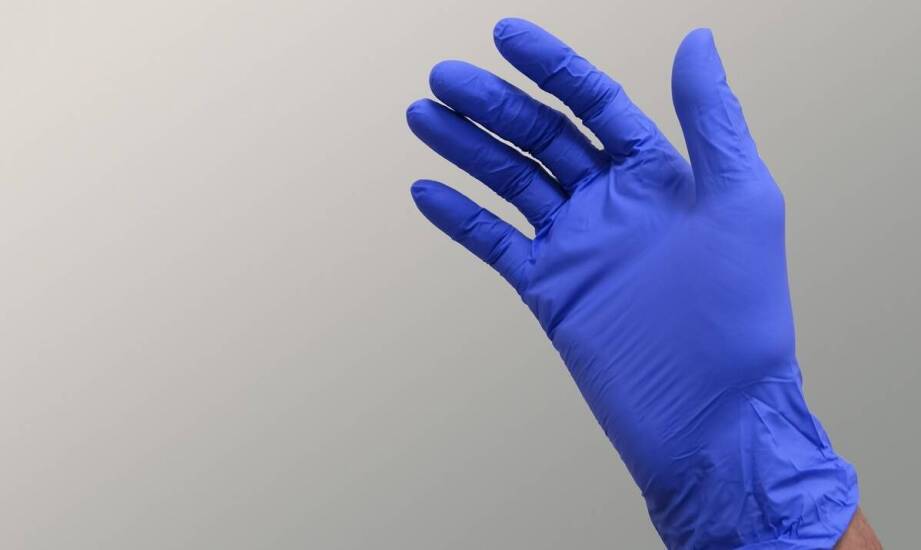 Porównanie modeli gumowych rękawic: które wybrać do swojej pracy?