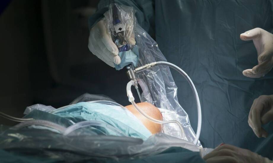 Artroskopia barku: jak zapewniać bezpieczeństwo pacjenta podczas zabiegu?