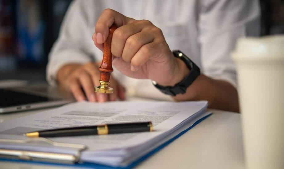 Jaka jest rola notariusza w sporządzeniu aktu dziedziczenia poświadczenia?