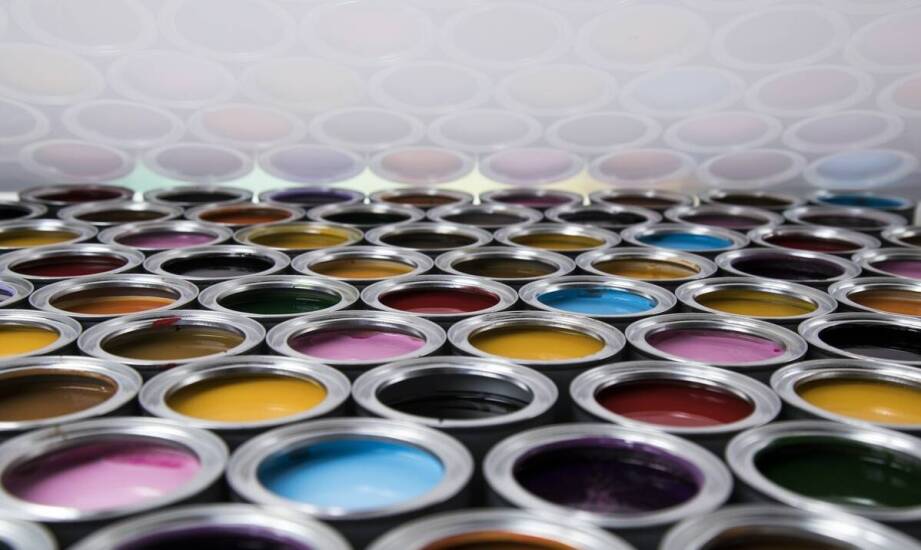 Farby do sitodruku na metalu: efektywność i estetyka w produkcji elektroniki użytkowej