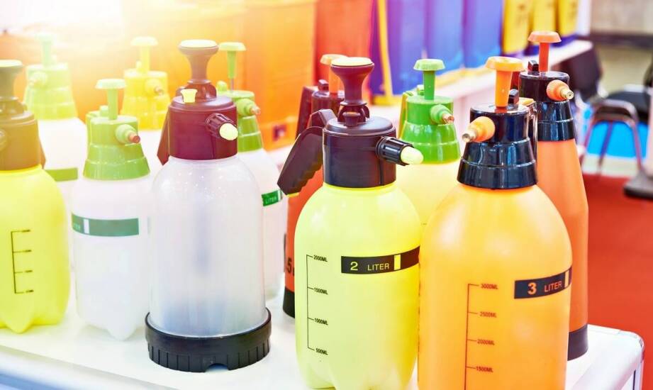 Kluczowy element ochrony przed szkodnikami to insektycydy.