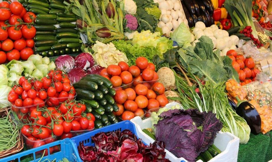 Jak różnorodność oferty w hurtowni warzyw i owoców przyciąga klientów?