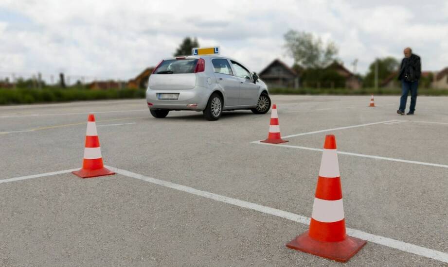 Jazdy doszkalające: kluczowe techniki bezpiecznego wyprzedzania na autostradzie