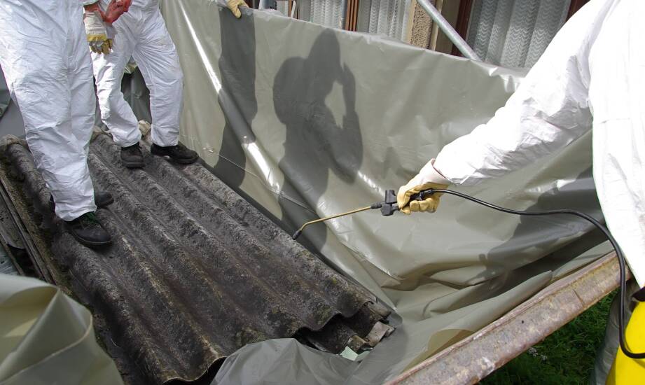 Jak edukacja wpływa na świadomość zagrożeń związanych z azbestem?