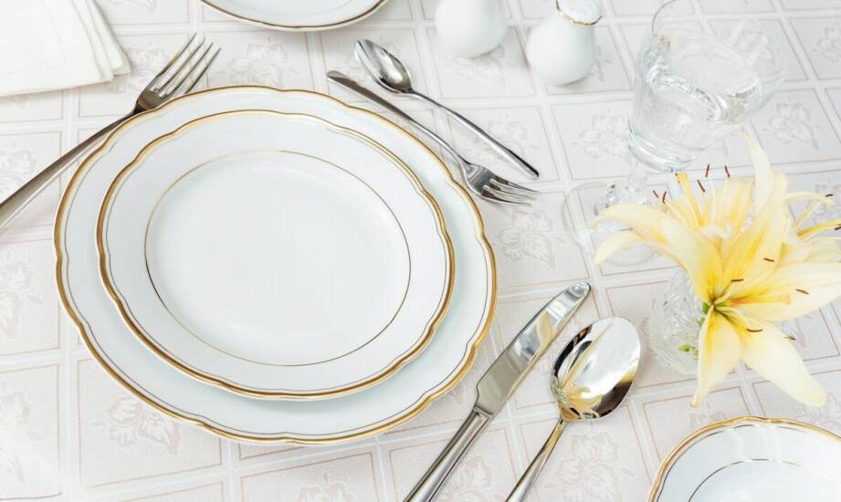 Porcelanowe patery jako elegancki pomysł na prezent