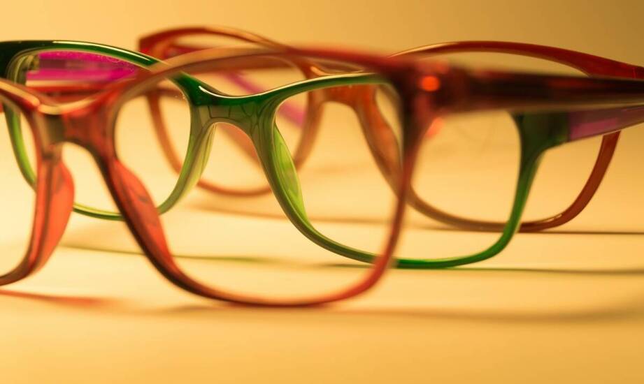 Jakie są najważniejsze kryteria przy wyborze sportowych okularów?