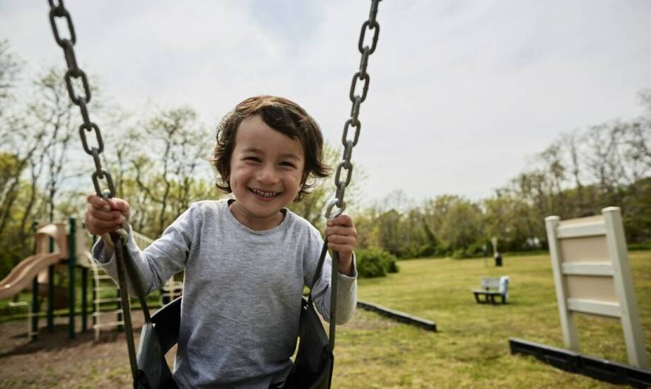Jak terapia emocjonalnej niedojrzałości wpływa na społeczne relacje dzieci?