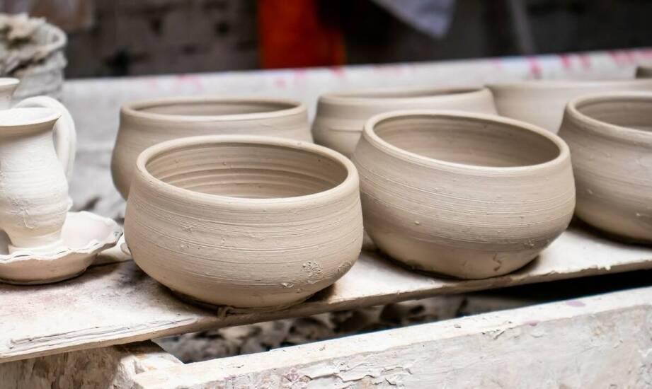Dlaczego warto wybierać oryginalne ceramiczne wyroby?