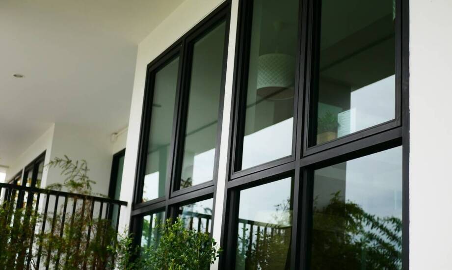 Dlaczego warto wybrać fabrycznie wyposażone szyby w uszczelki?