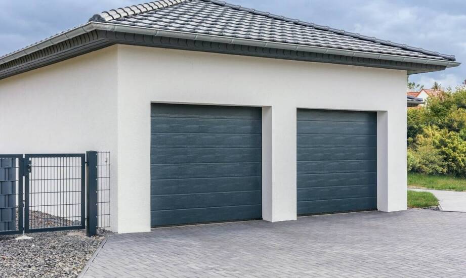 Jak utrzymać automatyczną garażową bramę w doskonałym stanie przez lata?