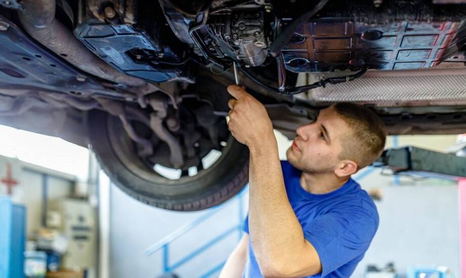 Wymiana oleju a ochrona automatycznej skrzyni biegów – dlaczego warto wybrać dynamiczną metodę?