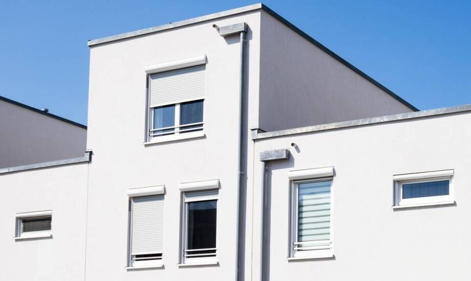 Jakie są najnowsze trendy w zabudowie zewnętrznych rolet?