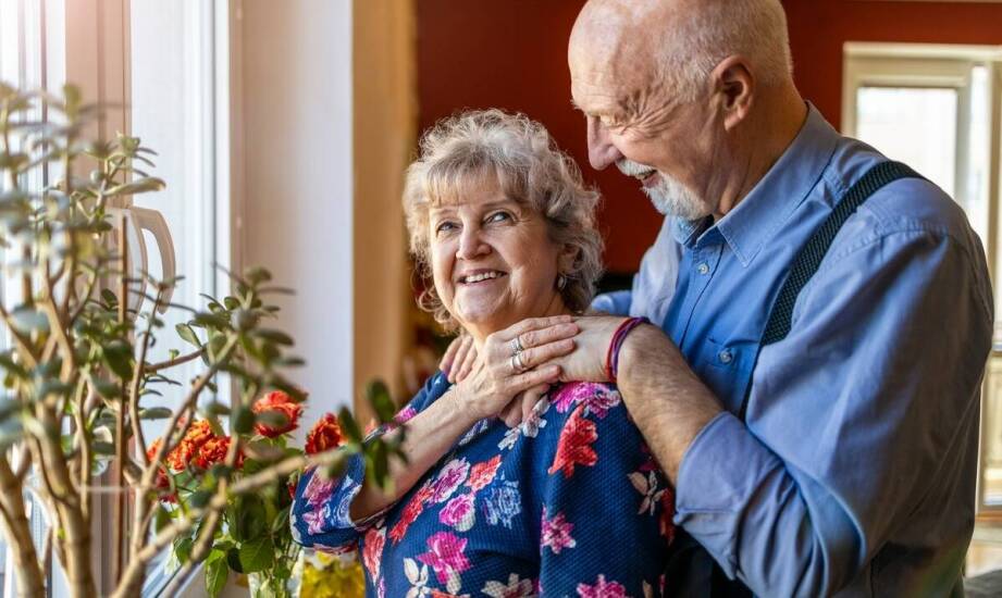 Rola emocjonalnego wsparcia w poprawie jakości życia seniorów w domach opieki