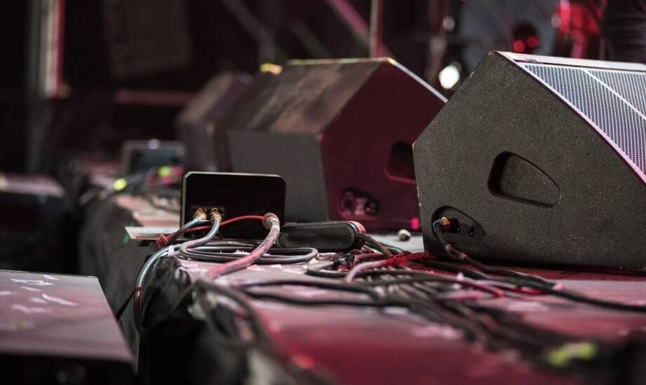 Personalizacja brzmienia dzięki gitarowym efektom: Jak osiągnąć unikalne dźwięki?