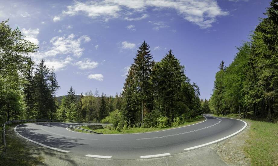 Trasy rowerowe i turystyczne atrakcje: co warto zobaczyć podczas wyprawy w okolicach Wałbrzycha?