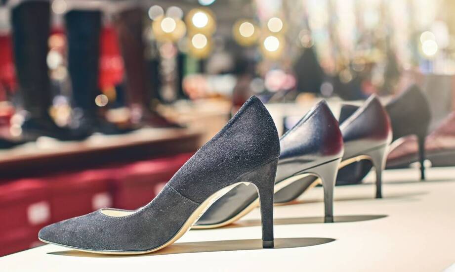 Jak wybrać sukienkę na biznesowe formalne spotkanie?