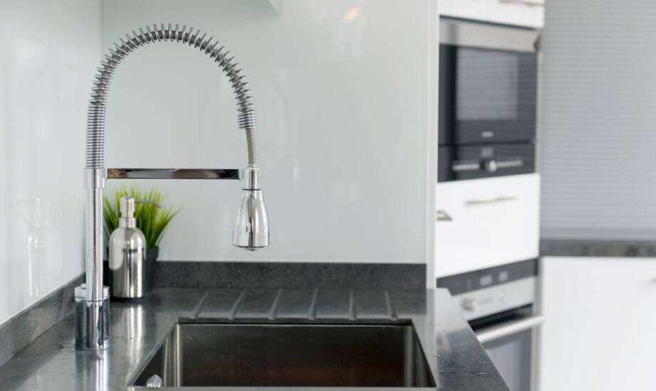 Granitowe zlewy a odporność na szok termiczny - co warto wiedzieć?