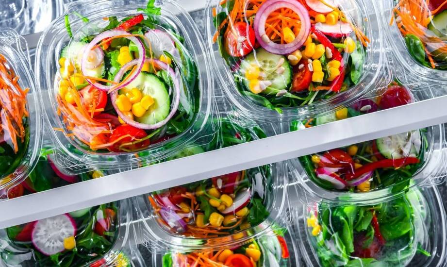 Wpływ zabezpieczających lakierów na ochronę nadruków w branży spożywczej