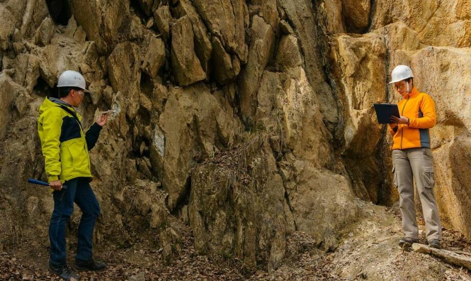 Makroskopowe analizy geologiczne: znaczenie dla oceny stabilności terenu