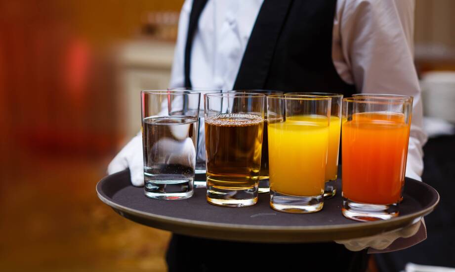 Wybór napojów na konferencje – jak dostosować ofertę do potrzeb gości?